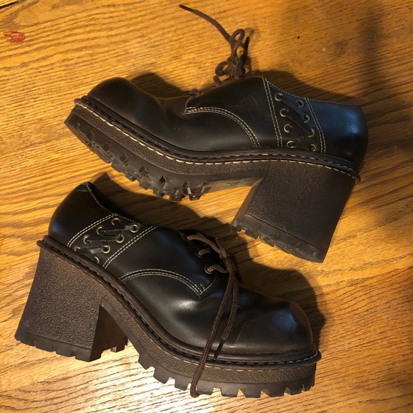 lei Shoes - Vintage 90s L.E.I. Platform Lace Up Brown Leather Oxfords